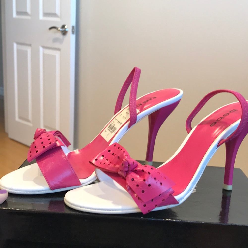 NWT Bebe pumps